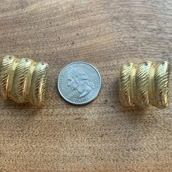 VTG Gucci Gold Earrings Clip On by Paolo Gucci - Picture 7 of 7